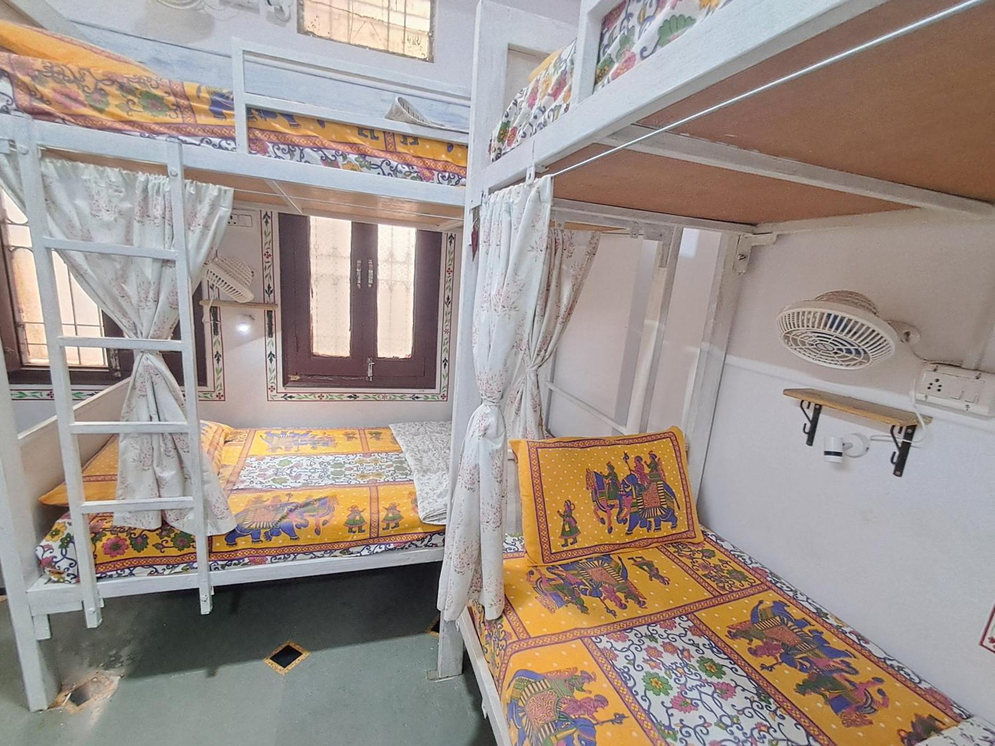 Raahi Backpacker'S Hostel Udaipur Exterior photo