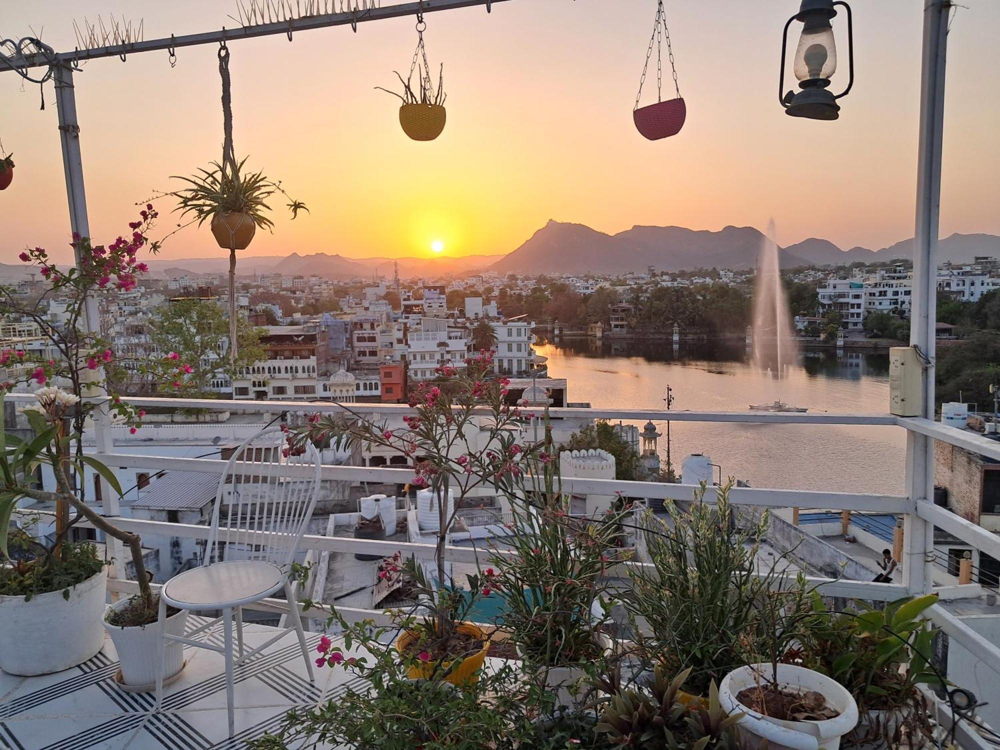 Raahi Backpacker'S Hostel Udaipur Exterior photo