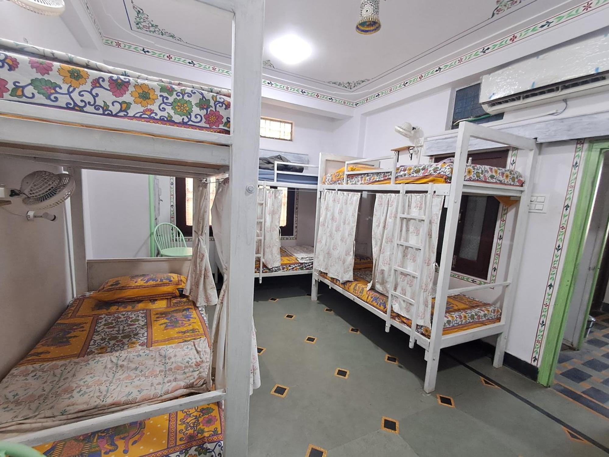 Raahi Backpacker'S Hostel Udaipur Exterior photo